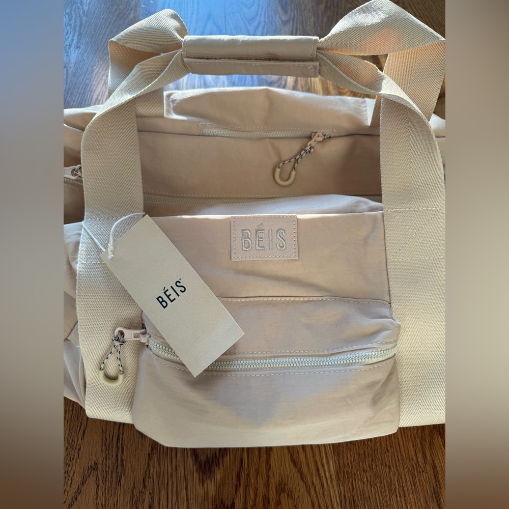 NEW WITH TAGS Beis The Sport Duffle Bag in Beige - Picture 3 of 10